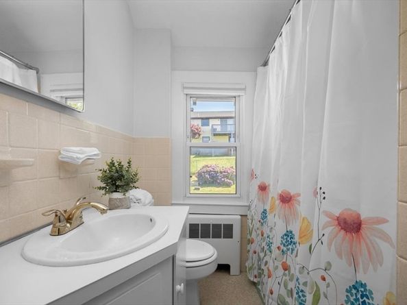 10 Sagamore Ter, Hull MA 02045