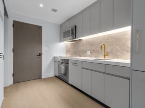 55 Lagrange St 709, Boston MA 02116