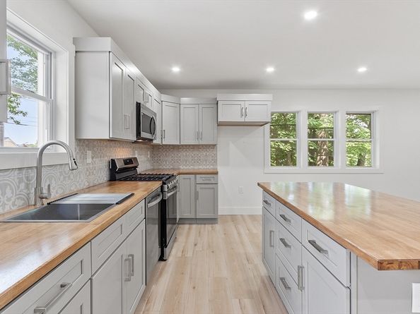 45 Fruit St B, Leominster MA 01453