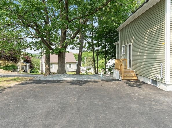 45 Fruit St B, Leominster MA 01453