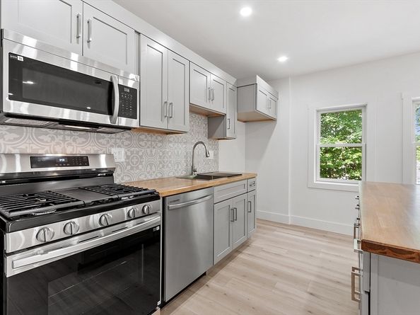 45 Fruit St A, Leominster MA 01453