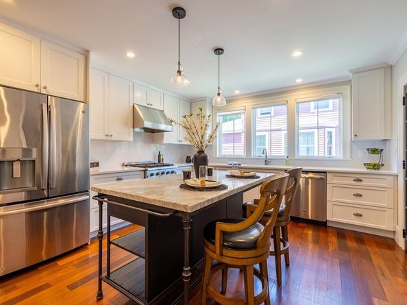 31 Bartlet St, Andover MA 01810