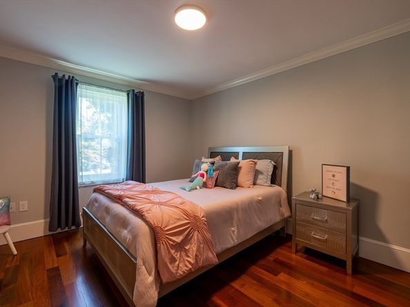 31 Bartlet St, Andover MA 01810