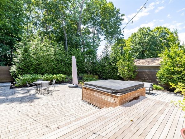 31 Bartlet St, Andover MA 01810