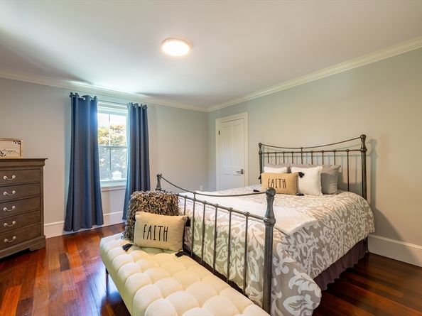 31 Bartlet St, Andover MA 01810