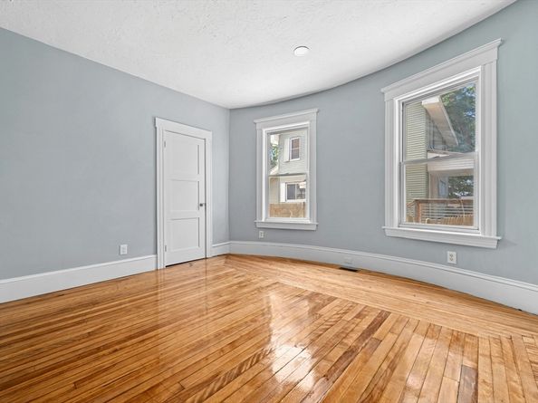 139 Lincoln St, Worcester MA 01605