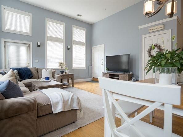 352 West 3rd Street 9, Boston MA 02127