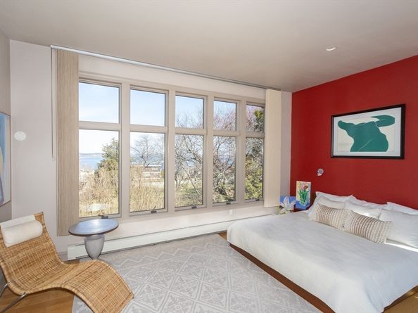 8 Goldfinch Way, Ipswich MA 01938