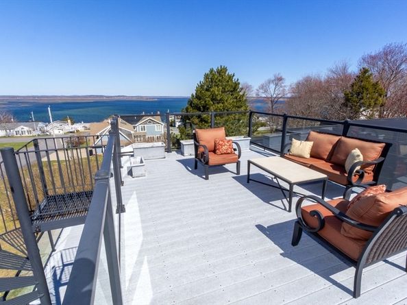 8 Goldfinch Way, Ipswich MA 01938
