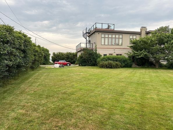 8 Goldfinch Way, Ipswich MA 01938