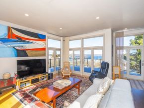 8 Goldfinch Way, Ipswich MA 01938