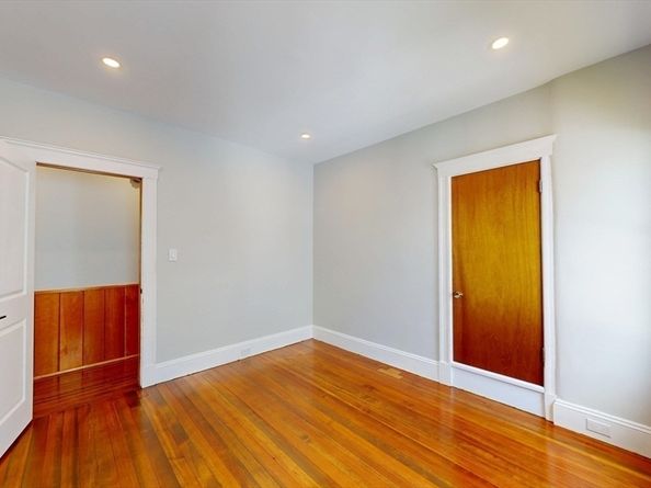 147 Langdon Ave 149, Watertown MA 02472
