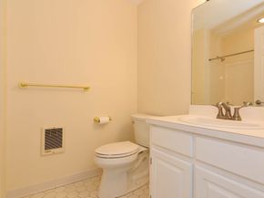 8 Ledgewood 20, Peabody MA 01960