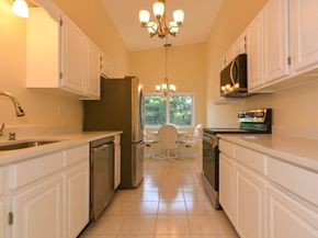 8 Ledgewood 20, Peabody MA 01960