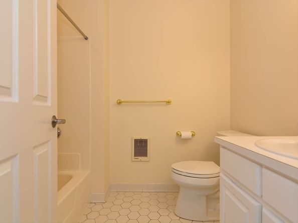 8 Ledgewood 20, Peabody MA 01960