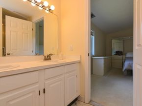 8 Ledgewood 20, Peabody MA 01960