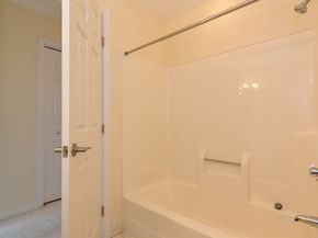 8 Ledgewood 20, Peabody MA 01960