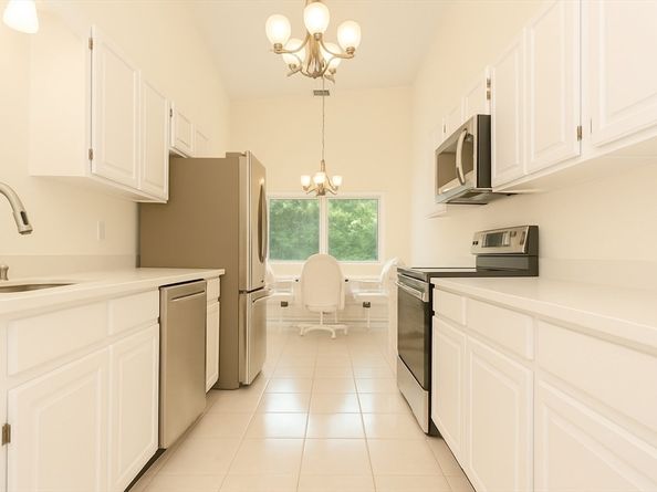 8 Ledgewood 20, Peabody MA 01960