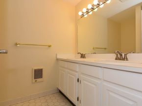 8 Ledgewood 20, Peabody MA 01960