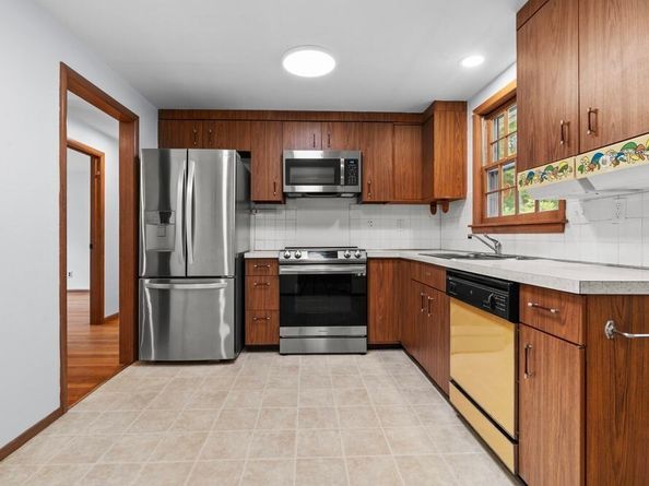 25 Lanewood Ave., Framingham MA 01701