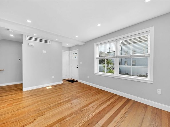 6b Pinkham Pl 2, Lynn MA 01902
