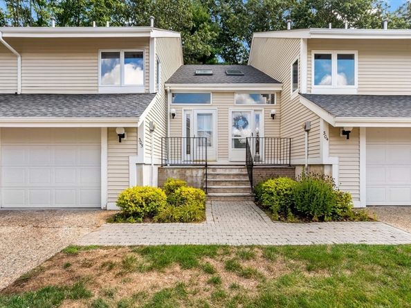 305 Centre Lane 305, Walpole MA 02081