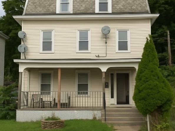 7 Winthrop St, Worcester MA 01604