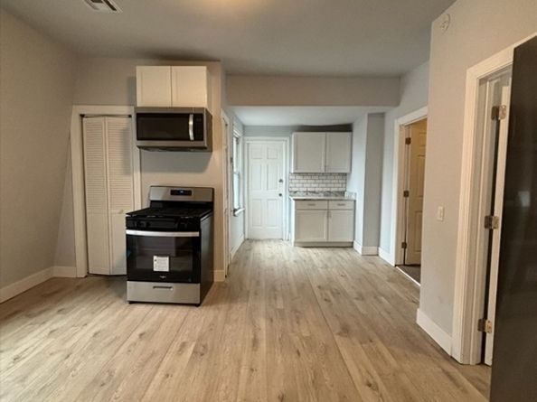 7 Winthrop St, Worcester MA 01604