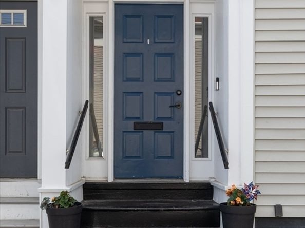 89 Baxter St, Boston MA 02127