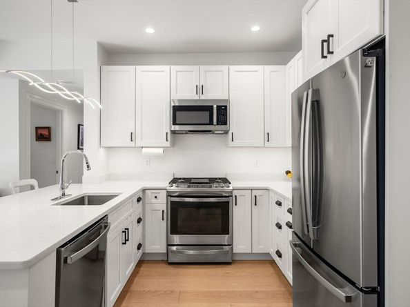 519 E 2nd St 207, Boston MA 02127