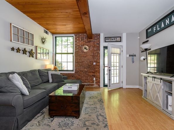 14 Sanford St 56, Medway MA 02053