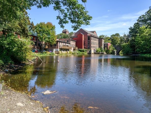 14 Sanford St 56, Medway MA 02053