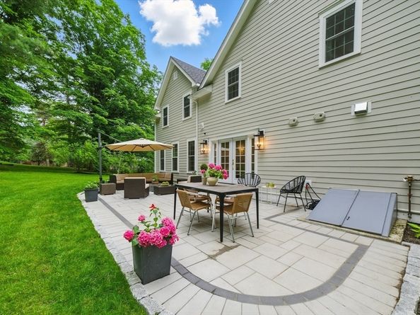 98 Great Plain Ave, Wellesley MA 02482