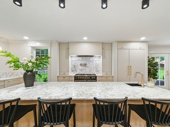 98 Great Plain Ave, Wellesley MA 02482