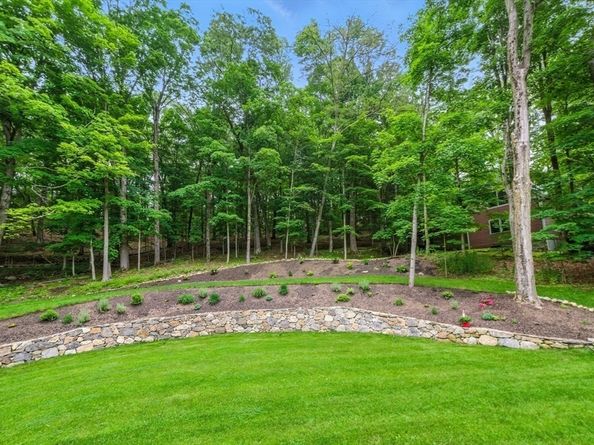 98 Great Plain Ave, Wellesley MA 02482
