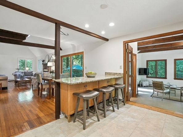 28 Pine St, Duxbury MA 02332
