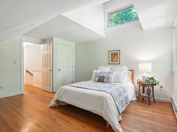 28 Pine St, Duxbury MA 02332