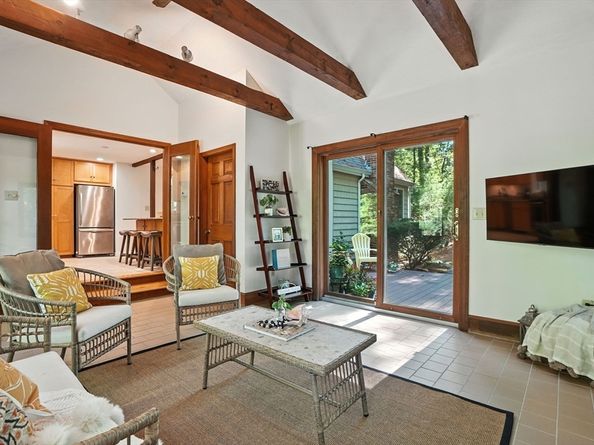 28 Pine St, Duxbury MA 02332