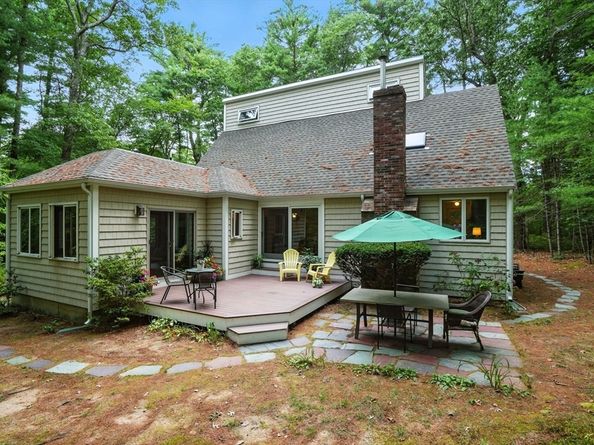 28 Pine St, Duxbury MA 02332