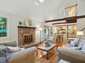 28 Pine St, Duxbury MA 02332