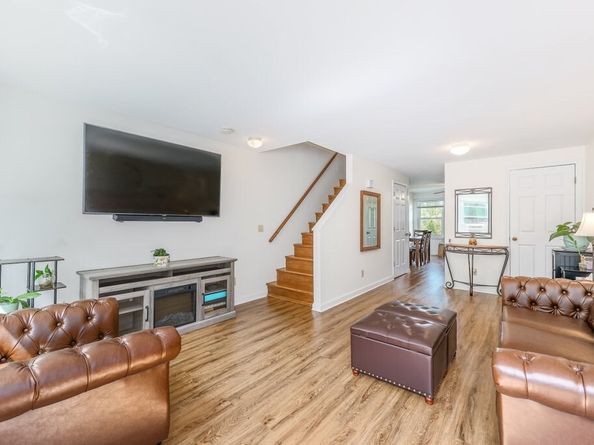 17 Bixby Rd 7, Spencer MA 01562