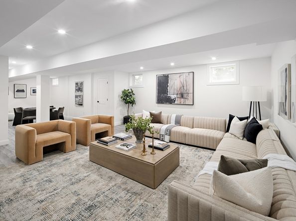 171 Shaw Rd, Brookline MA 02467