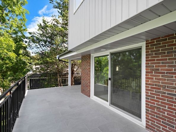 171 Shaw Rd, Brookline MA 02467