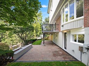 171 Shaw Rd, Brookline MA 02467