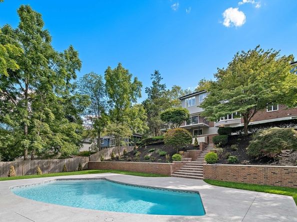 171 Shaw Rd, Brookline MA 02467