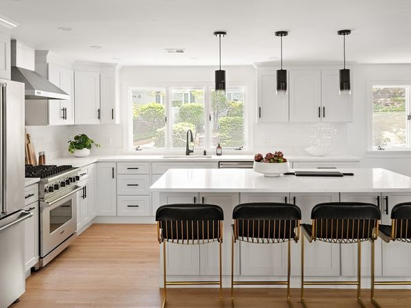 171 Shaw Rd, Brookline MA 02467