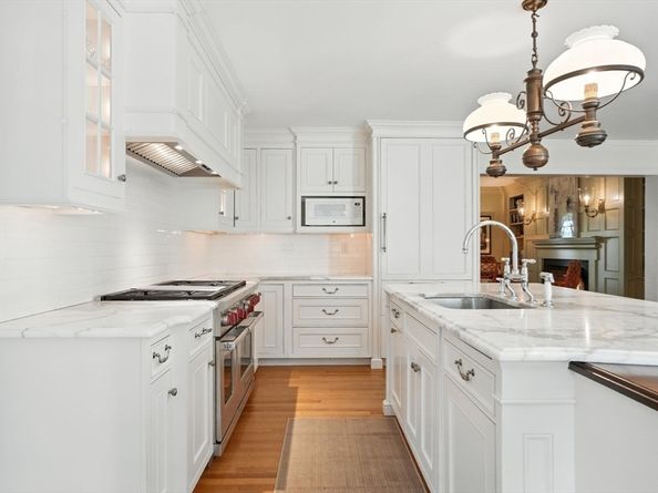 39 Bay Pond Rd, Duxbury MA 02332