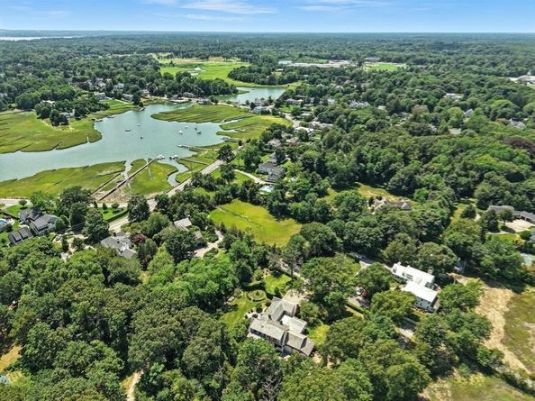 39 Bay Pond Rd, Duxbury MA 02332