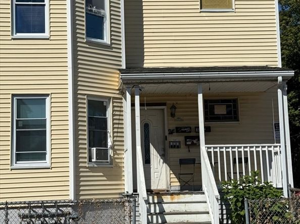 24 Vale St, Worcester MA 01604