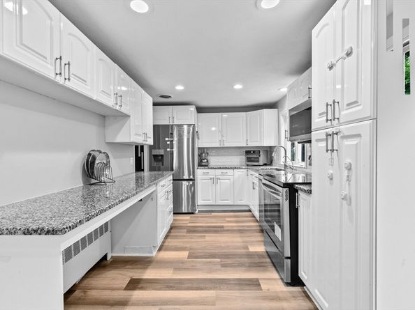 15 Leonard Road, Sharon MA 02067